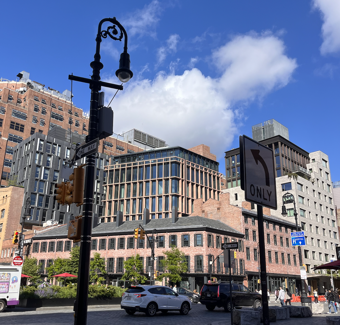 Read more about the article Manhattan Rental Market Shows Signs of Cooling as Home Sales Heat Up